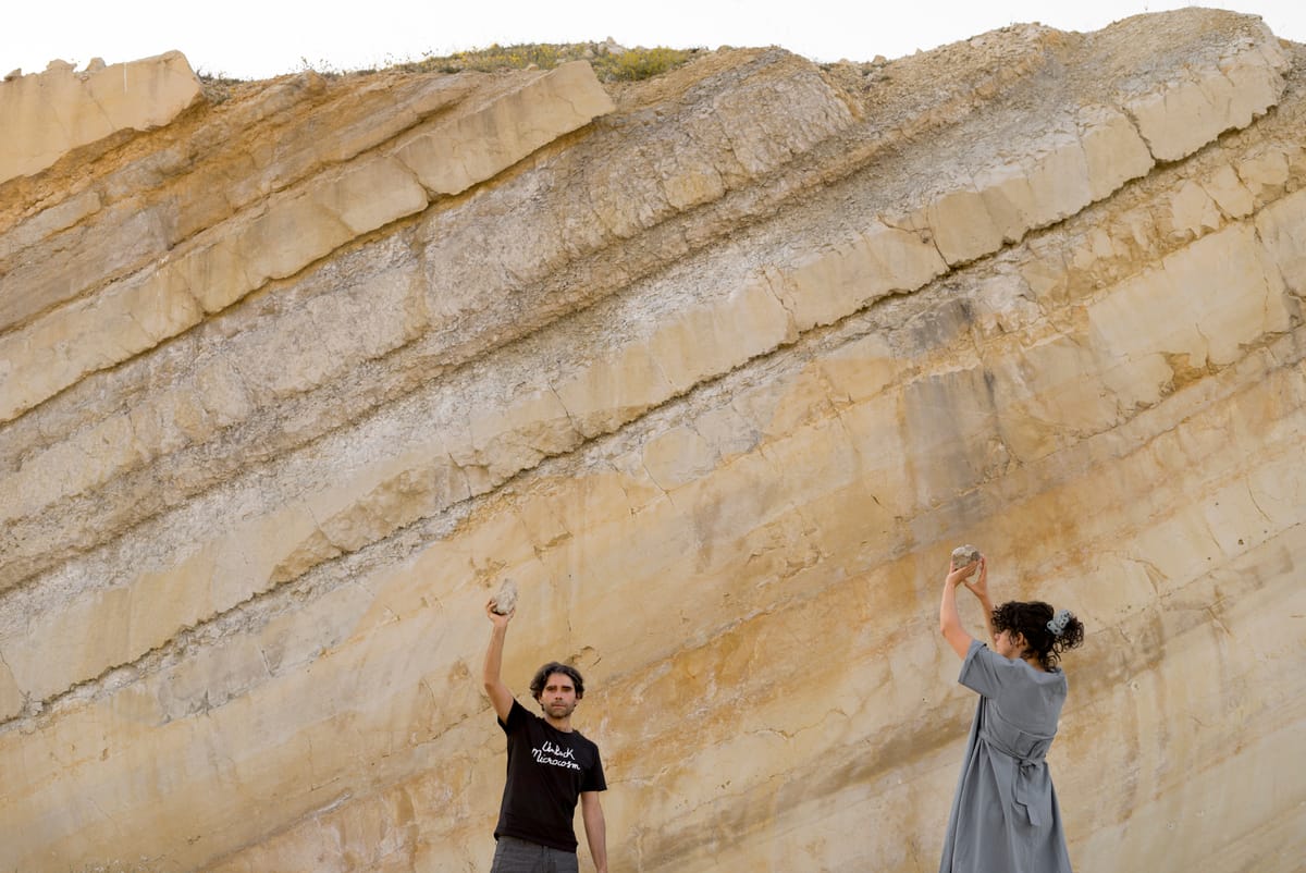 Menhir presenta Thirteen Moons & a Black Hole en Tokonoma Records