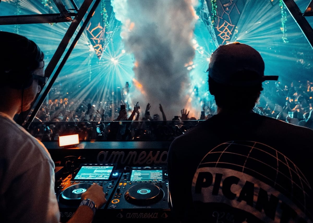 Ricardo Villalobos B2B Sonja Moonear en Pyramid