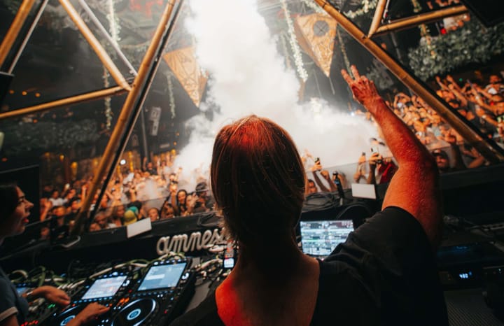 Max Dean b2b Marco Faraone en Pyramid